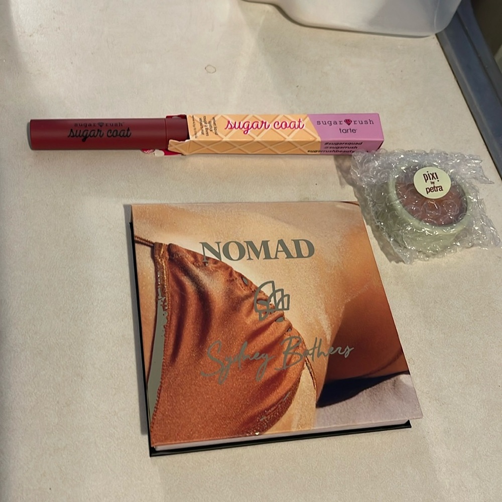 Nomad sunkissed blush, sugar rush lips, pixie blush